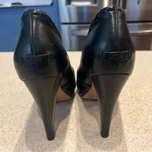 UGG Leather Jamison Black Platform Ankle Bootie Heels Sheepskin Lined Size 5.5 - Picture 14 of 14